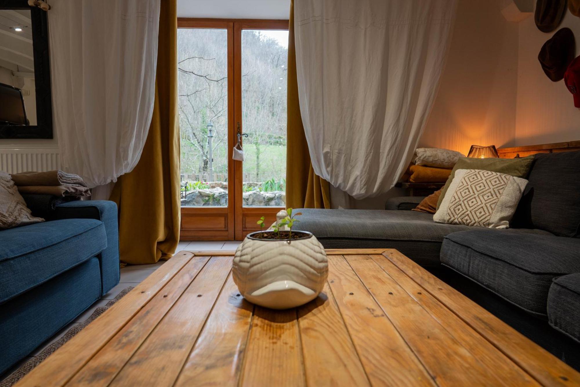 Rives De Bourges Apartment Burzet ภายนอก รูปภาพ