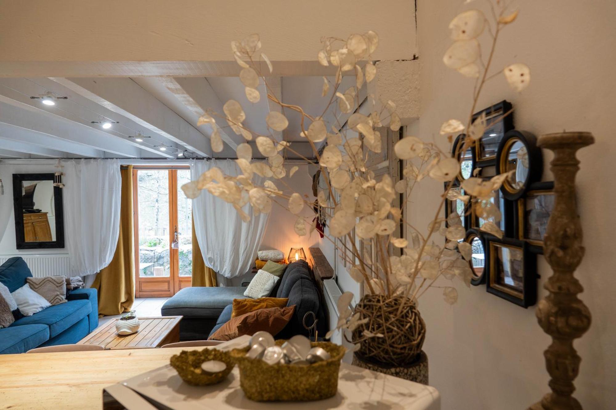 Rives De Bourges Apartment Burzet ภายนอก รูปภาพ