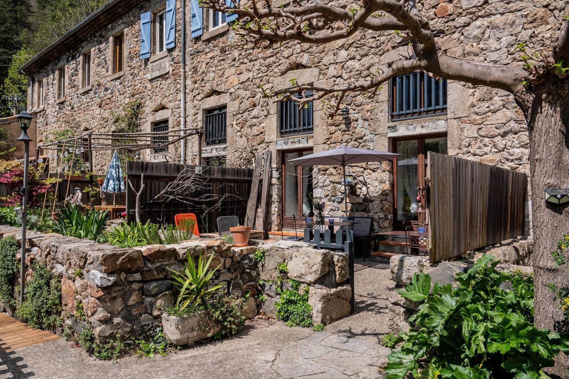 Rives De Bourges Apartment Burzet ภายนอก รูปภาพ