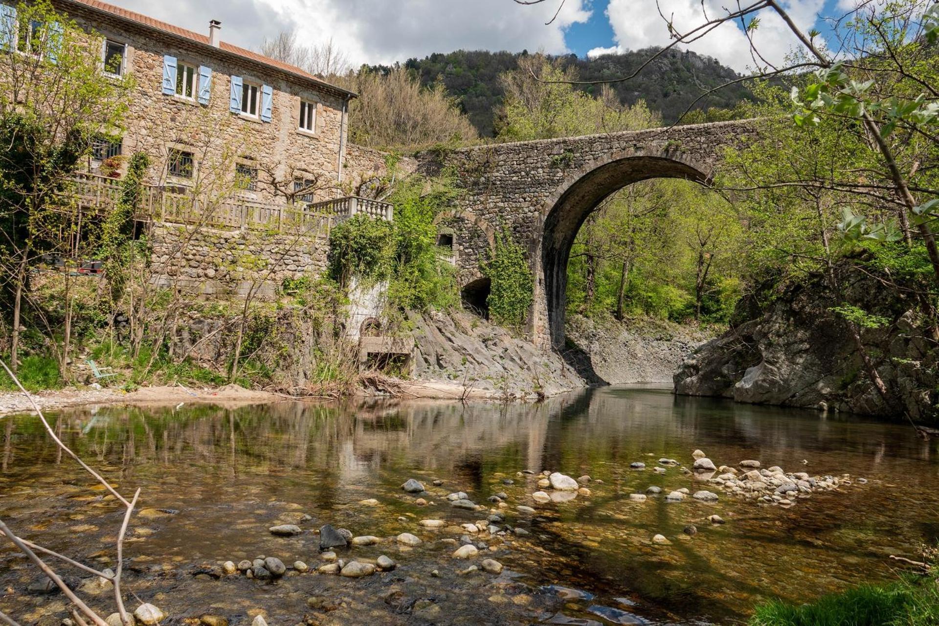 Rives De Bourges Apartment Burzet ภายนอก รูปภาพ